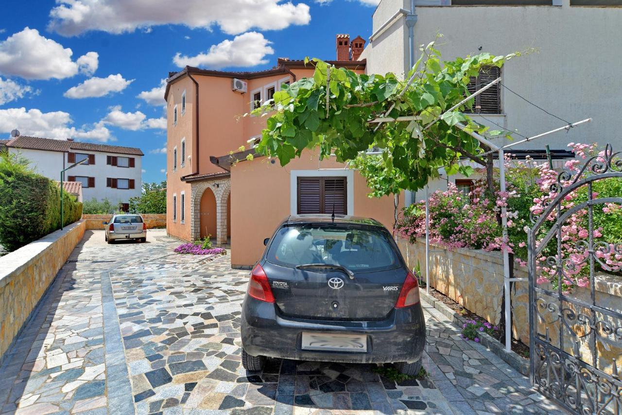 Apartment Mirela 2145 Fazana Exterior photo