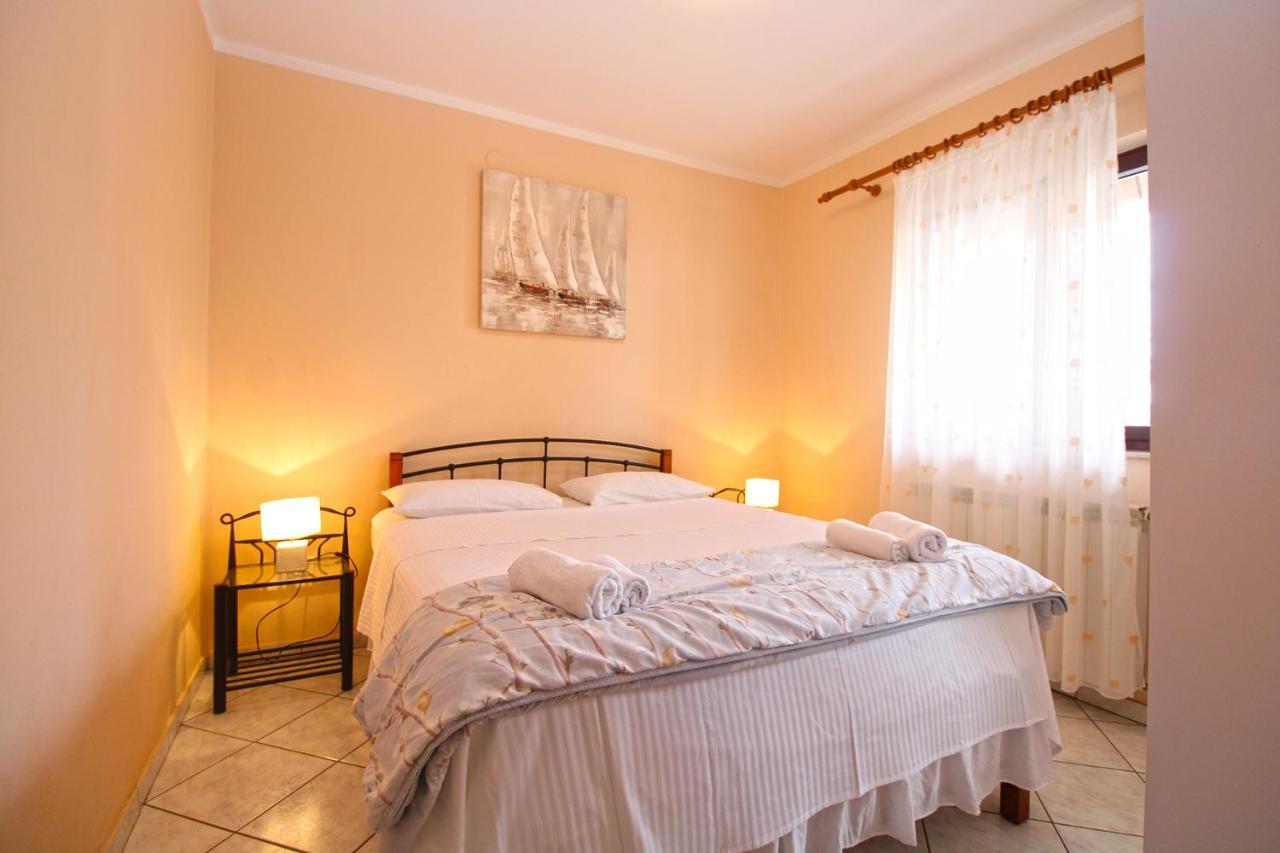 Apartment Mirela 2145 Fazana Exterior photo