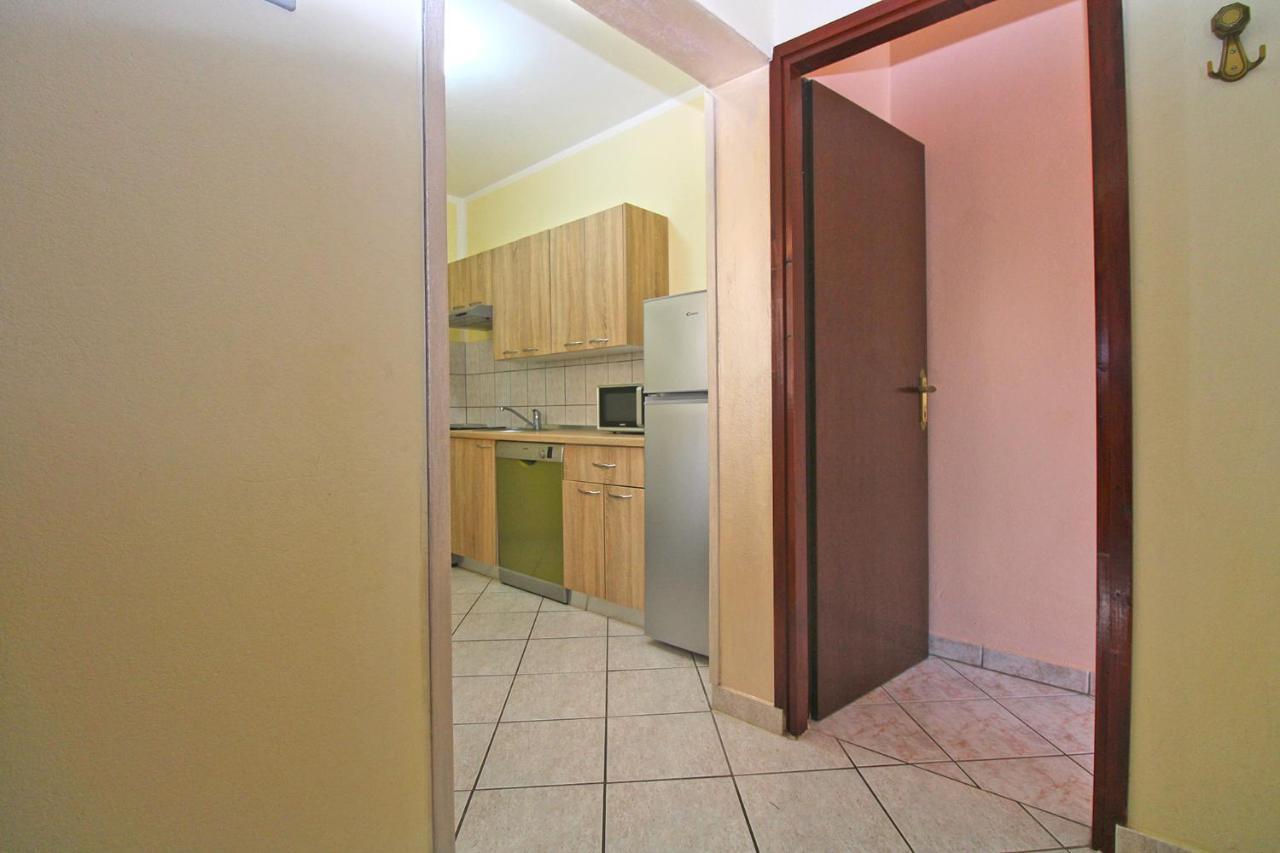 Apartment Mirela 2145 Fazana Exterior photo