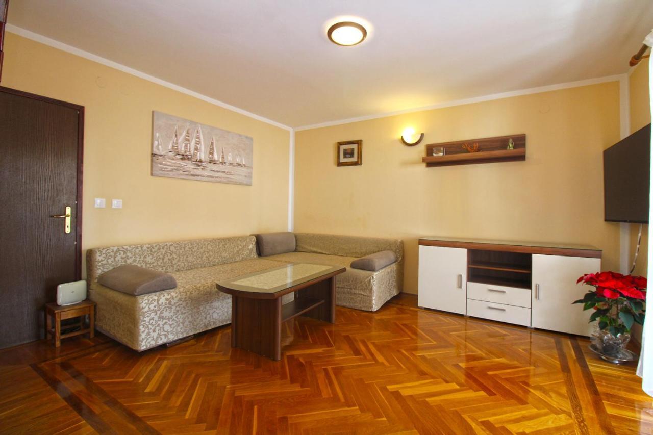 Apartment Mirela 2145 Fazana Exterior photo