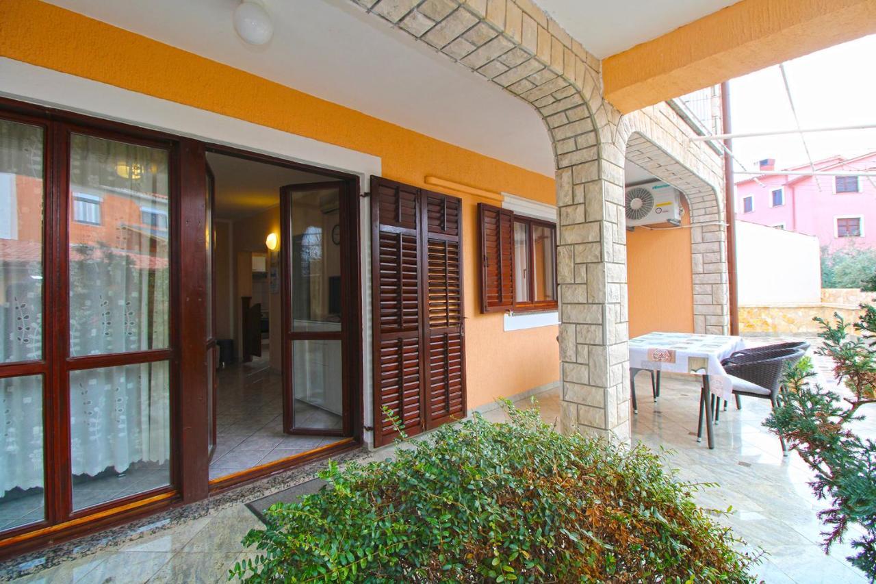 Apartment Mirela 2145 Fazana Exterior photo