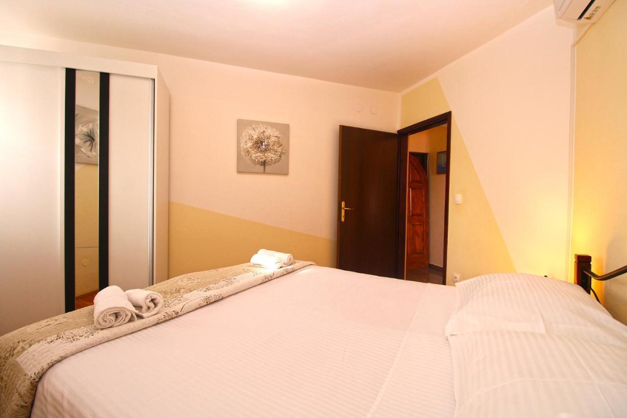 Apartment Mirela 2145 Fazana Exterior photo