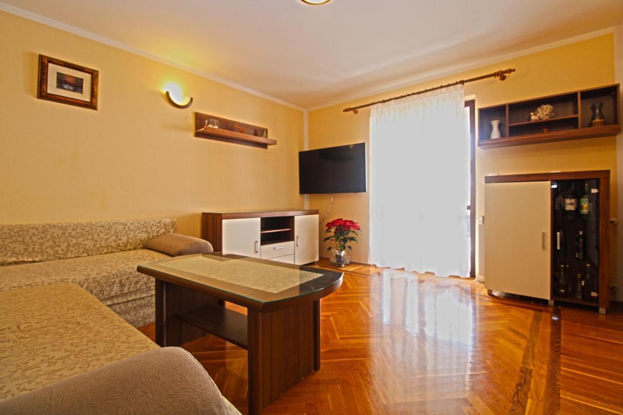 Apartment Mirela 2145 Fazana Exterior photo