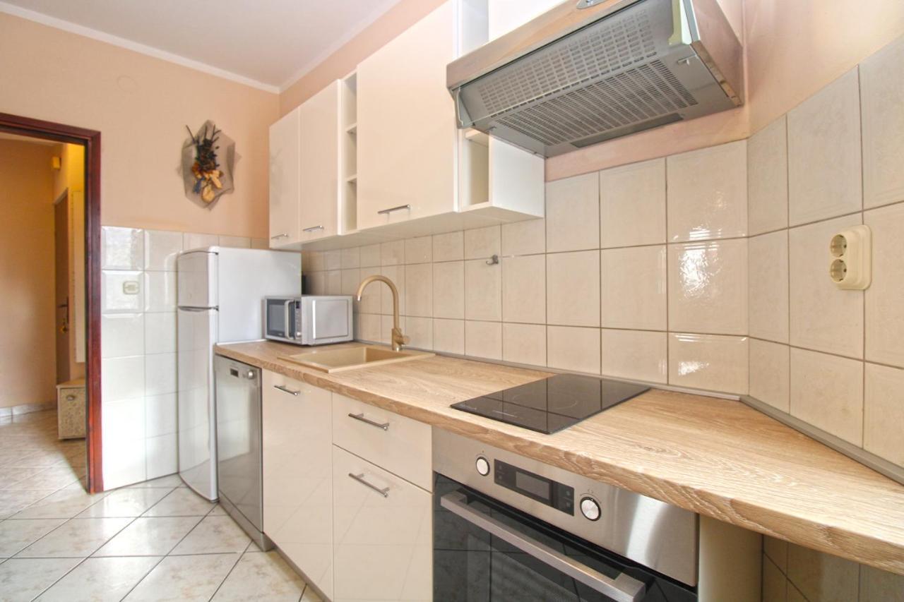 Apartment Mirela 2145 Fazana Exterior photo