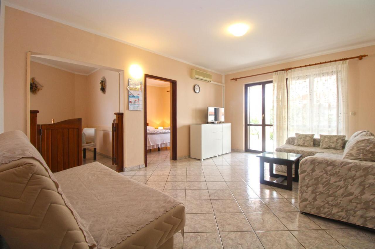 Apartment Mirela 2145 Fazana Exterior photo
